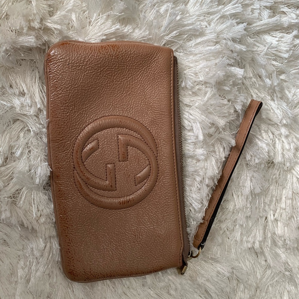 Authentic Gucci zipper wristlet